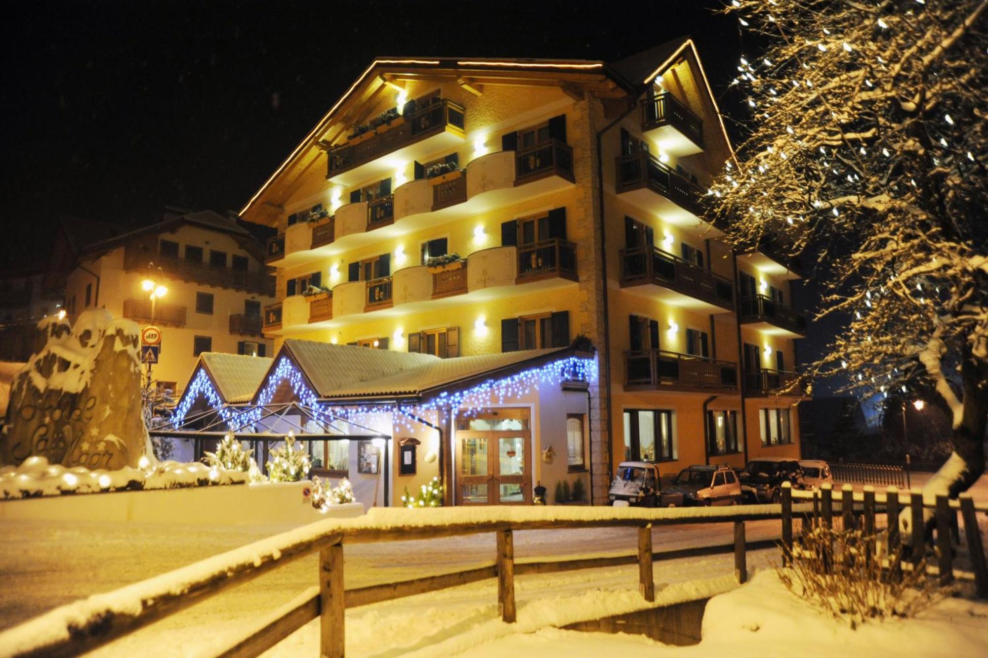 Hotel Sass Maor Fiera Di Primiero Eksteriør bilde